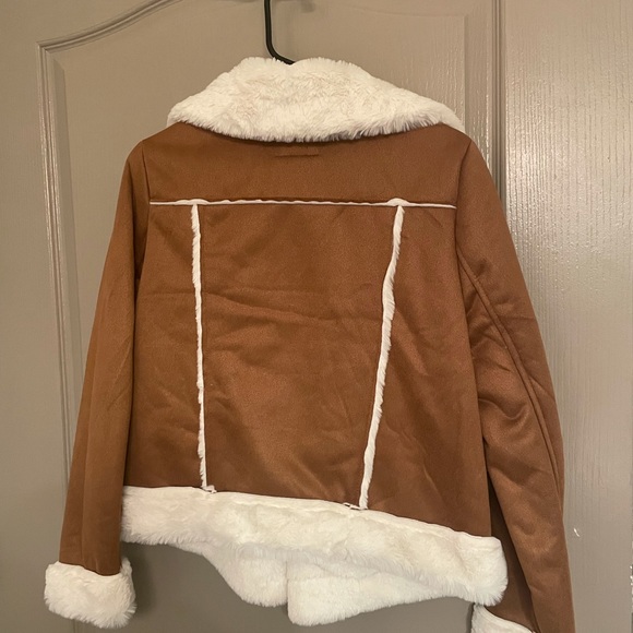 Soft and cozy suede Brown jacket with cream white fur lined - Picture 2 of 3